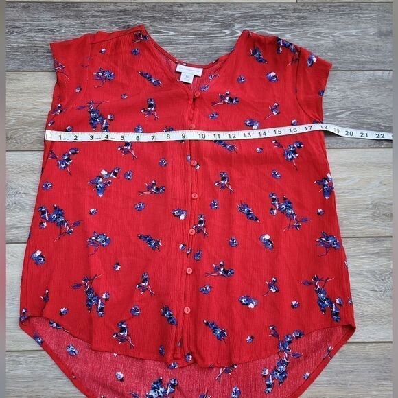 Liz Claiborne size xs summer top in red with blue flowers, patriotic - Picture 5 of 9